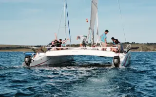 Catamaran-Teambuilding-Regatta-Menorca.jpg