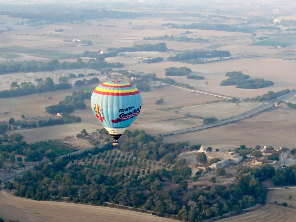 Hot Air Balloon Flight Island 