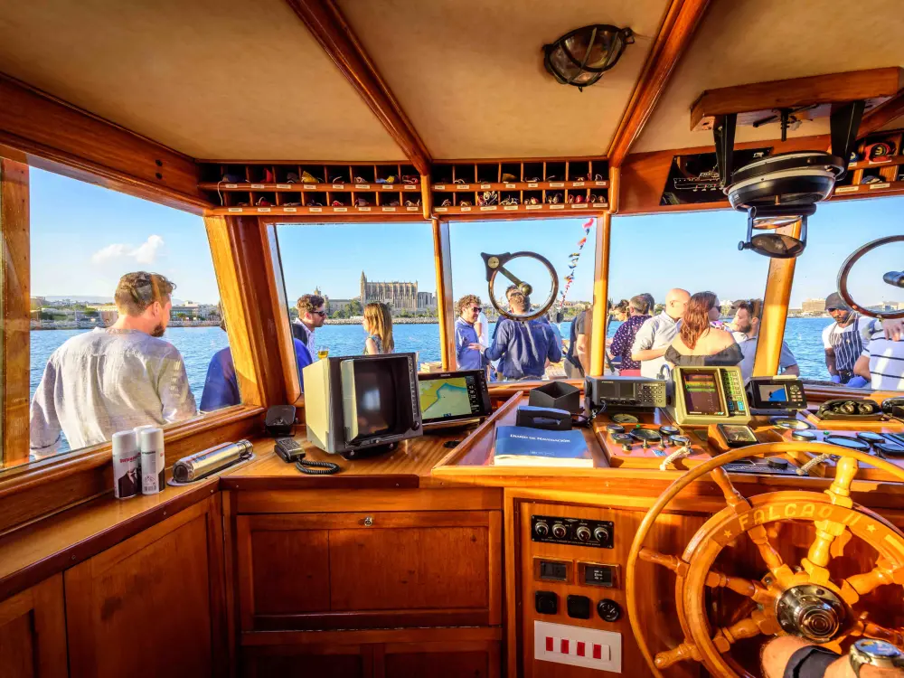 Gentleman´s Yacht Xperience Inside