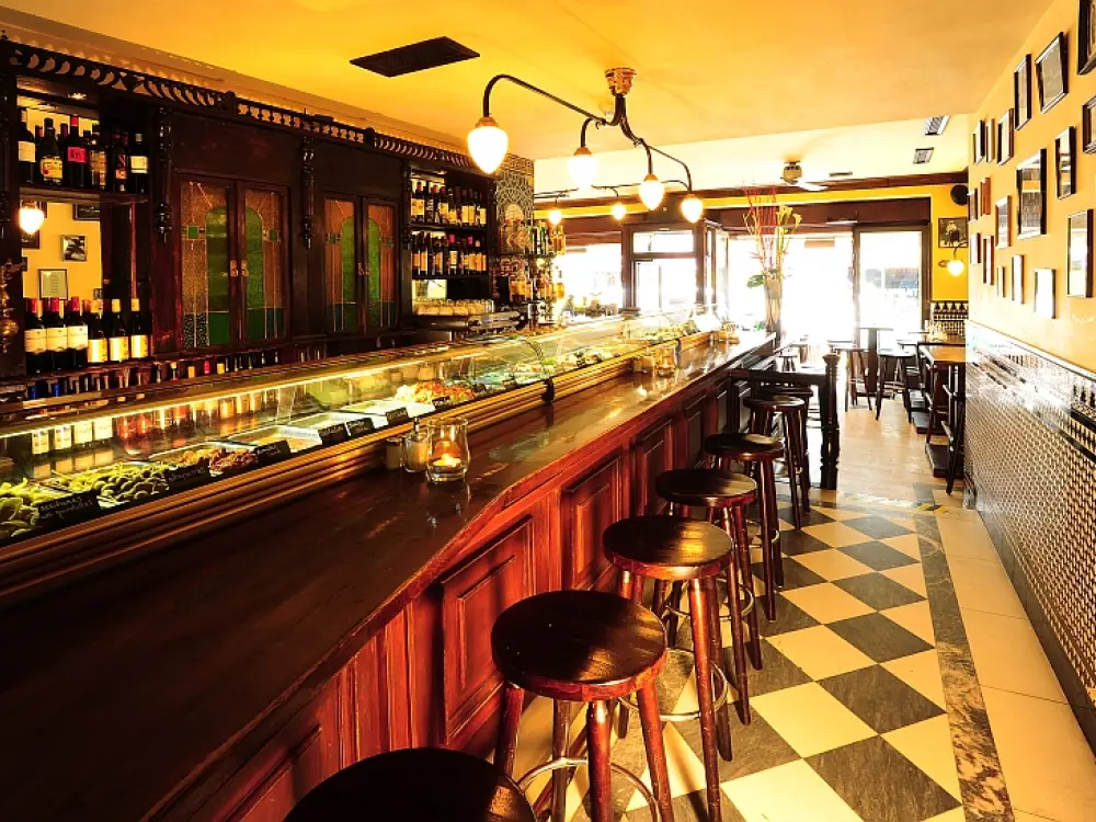 Tapas Tour Ambiente