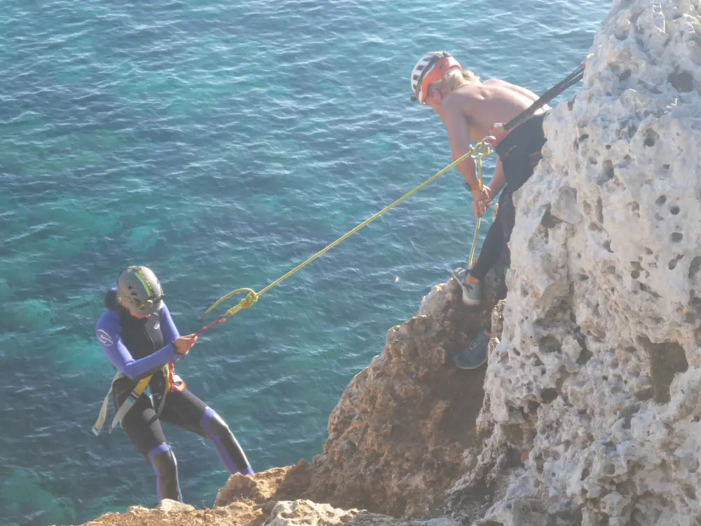 Sea Caving Action