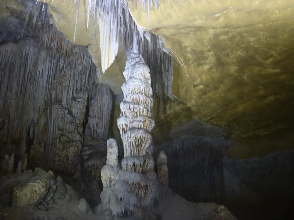 Cave Diving Cliffs