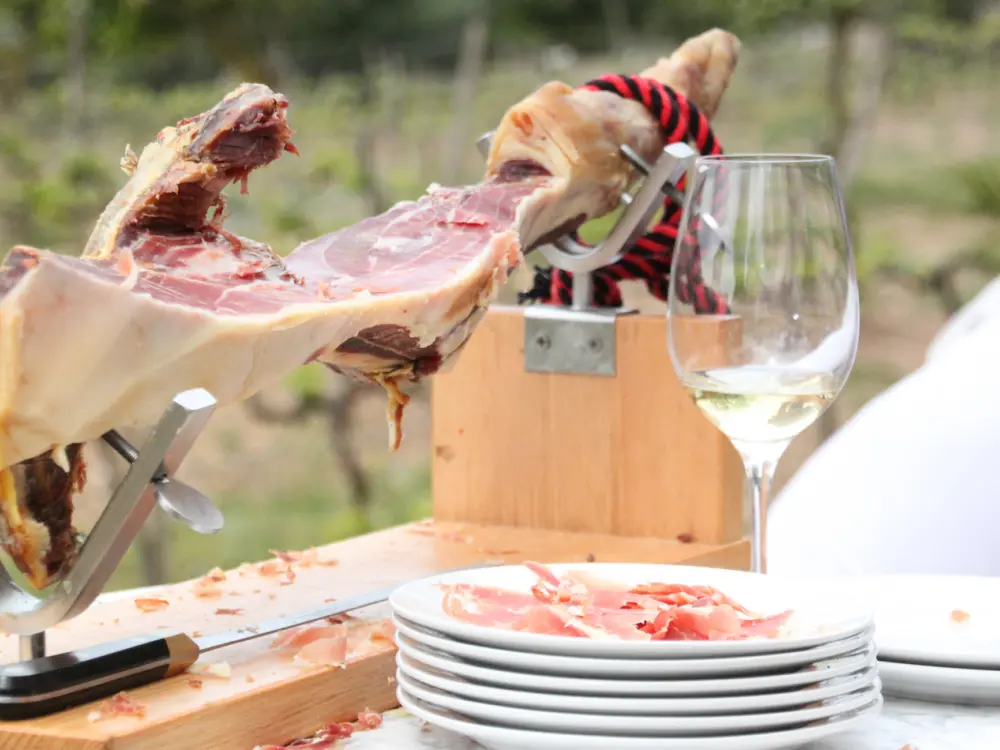 Serrano Schinken und Weinprobe im Weinanbaugebiet Santa Catarina für unser Incentive auf Mallorca