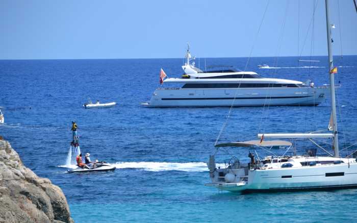 Flyboard Flying Dolphin  - Events und Incentives auf Mallorca & Ibiza mit LifeXperiences 