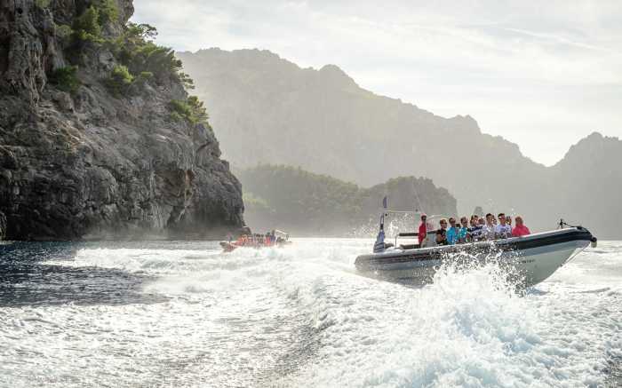 Speedboat Tour Group
