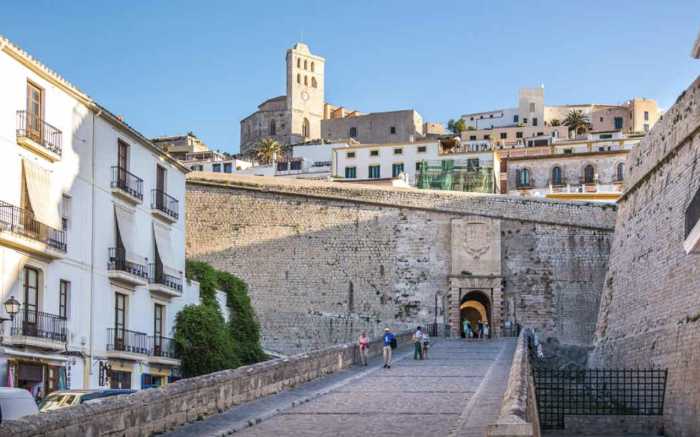 Private City Tour Ibiza Dalt Vila
