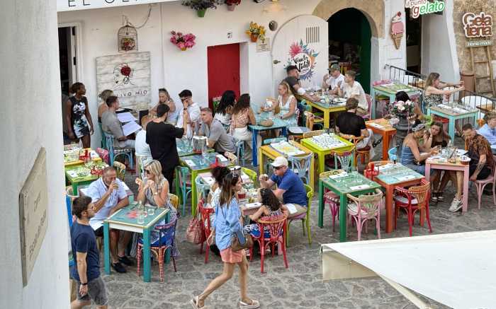 Private City Tour Ibiza restaurants