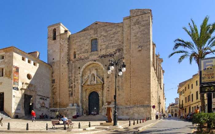 Private City Tour Mahon 